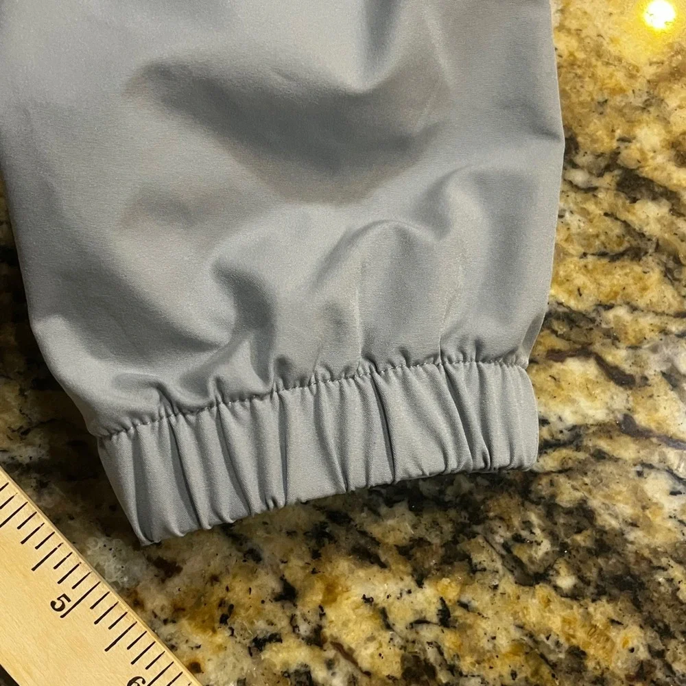 Banana Republic Core Temp Joggers Mens 30 Light Gray Elastic Waist Tapered Pants